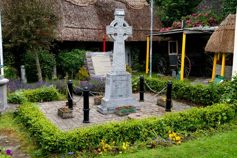 1916 commemorative celtic cross